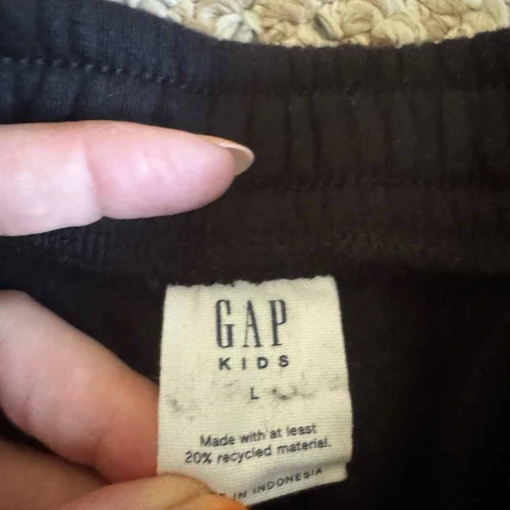 GAP kids Athletic Black Shorts Never worn Sz L Sweatpants material Tied waist